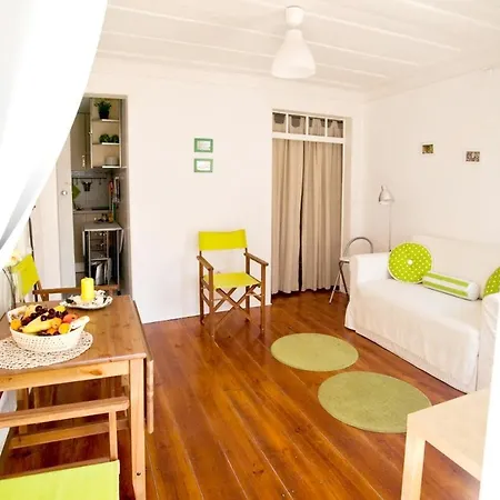 아파트 With One Bedroom In With Wonderful City View Balcony And Wifi 12 Km From The Beach *